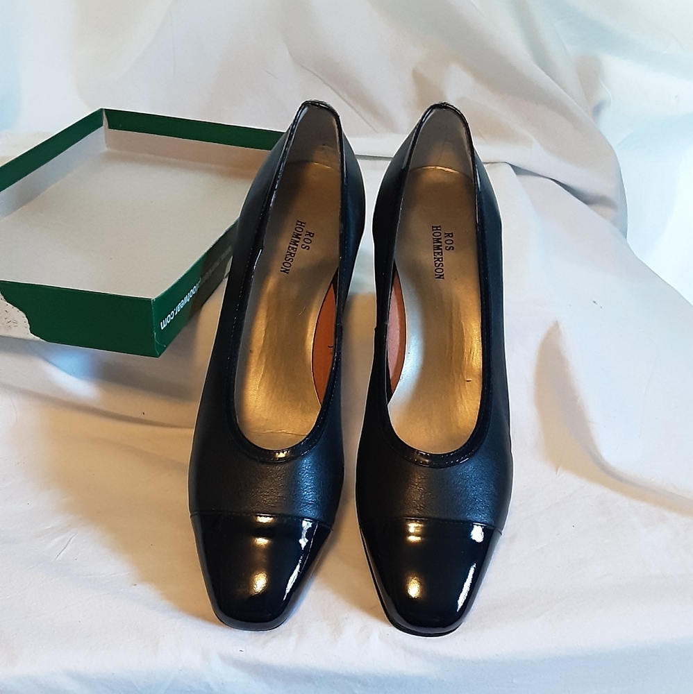 COPY - Pair of Navy Ros Hommerson navy ladies pumps